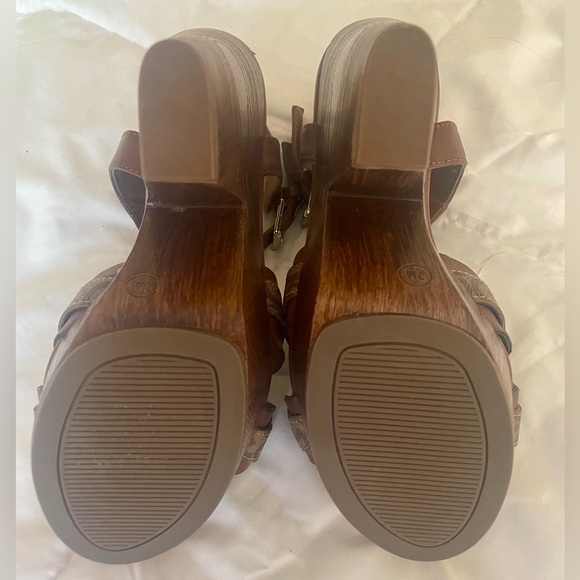 GBG Brown Leather Heels - Picture 6 of 7